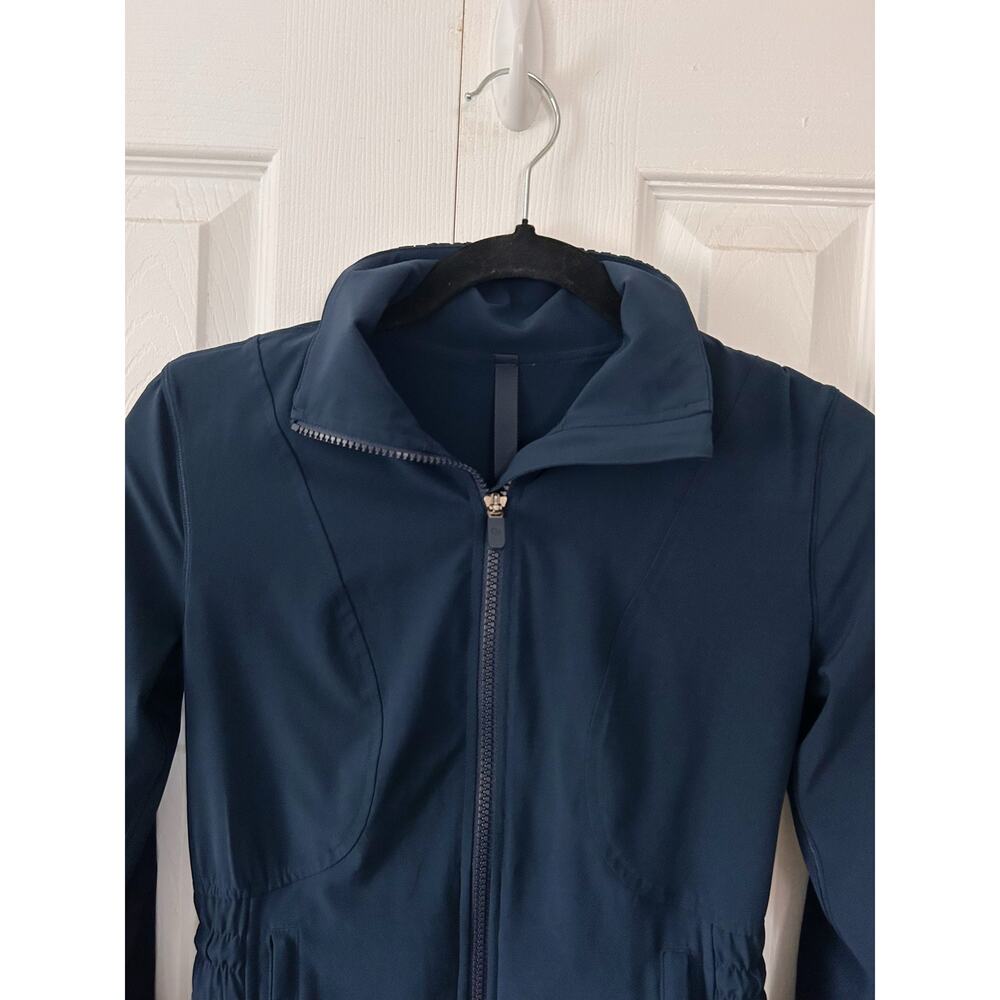 Lululemon Sights Seen Jacket Size 2 - Picture 7 of 11